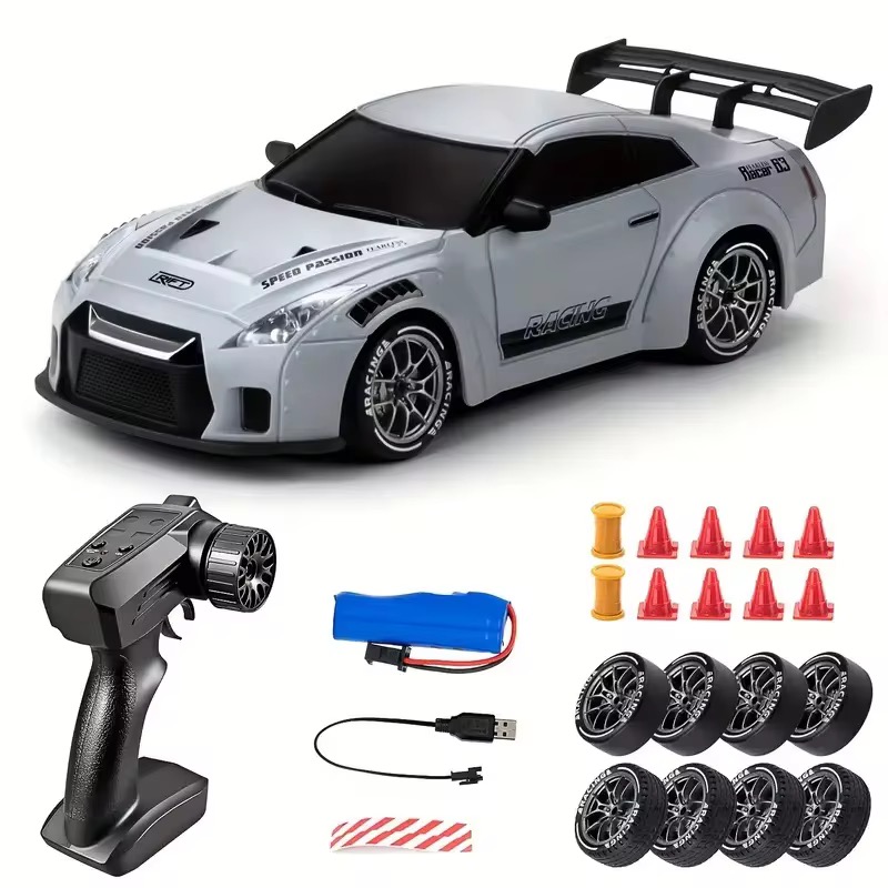 Nissan GT-R R35 1:24 Scale Drift Car 4WD - Image 3